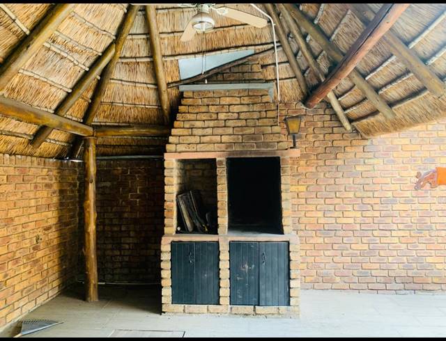 3 BEDROOM TOWNHOUSE FOR SALE IN VANDERBIJLPARK CW 3